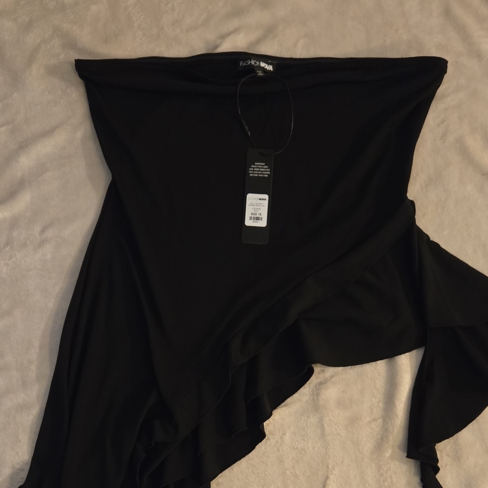 Fashion Nova Black Asymmetrical Strapless Top (ITEM#035)